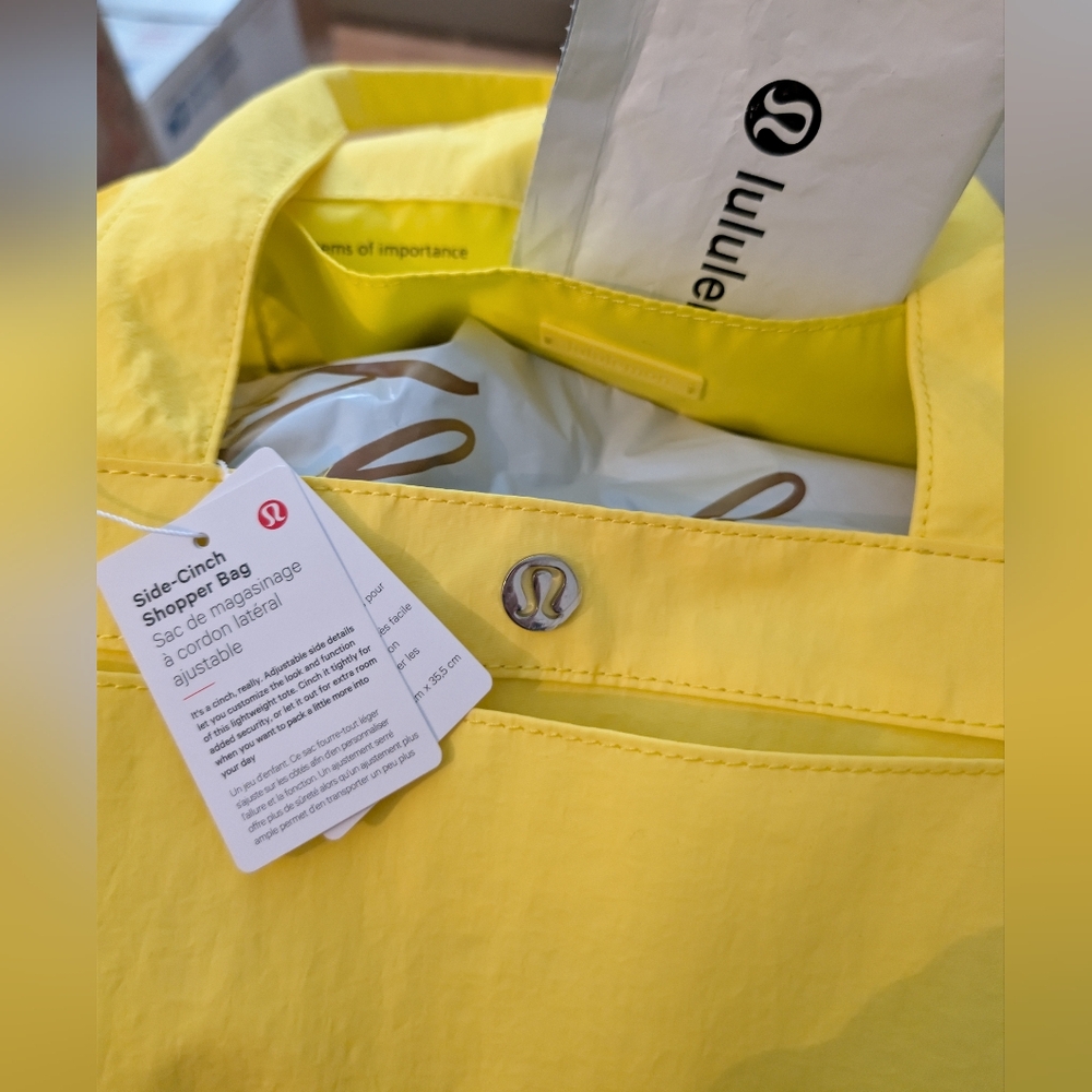 Lululemon Side-Cinch Shopper Tote Bag in Bright Yellow Durable Easy To Clean NWT - Picture 10 of 16